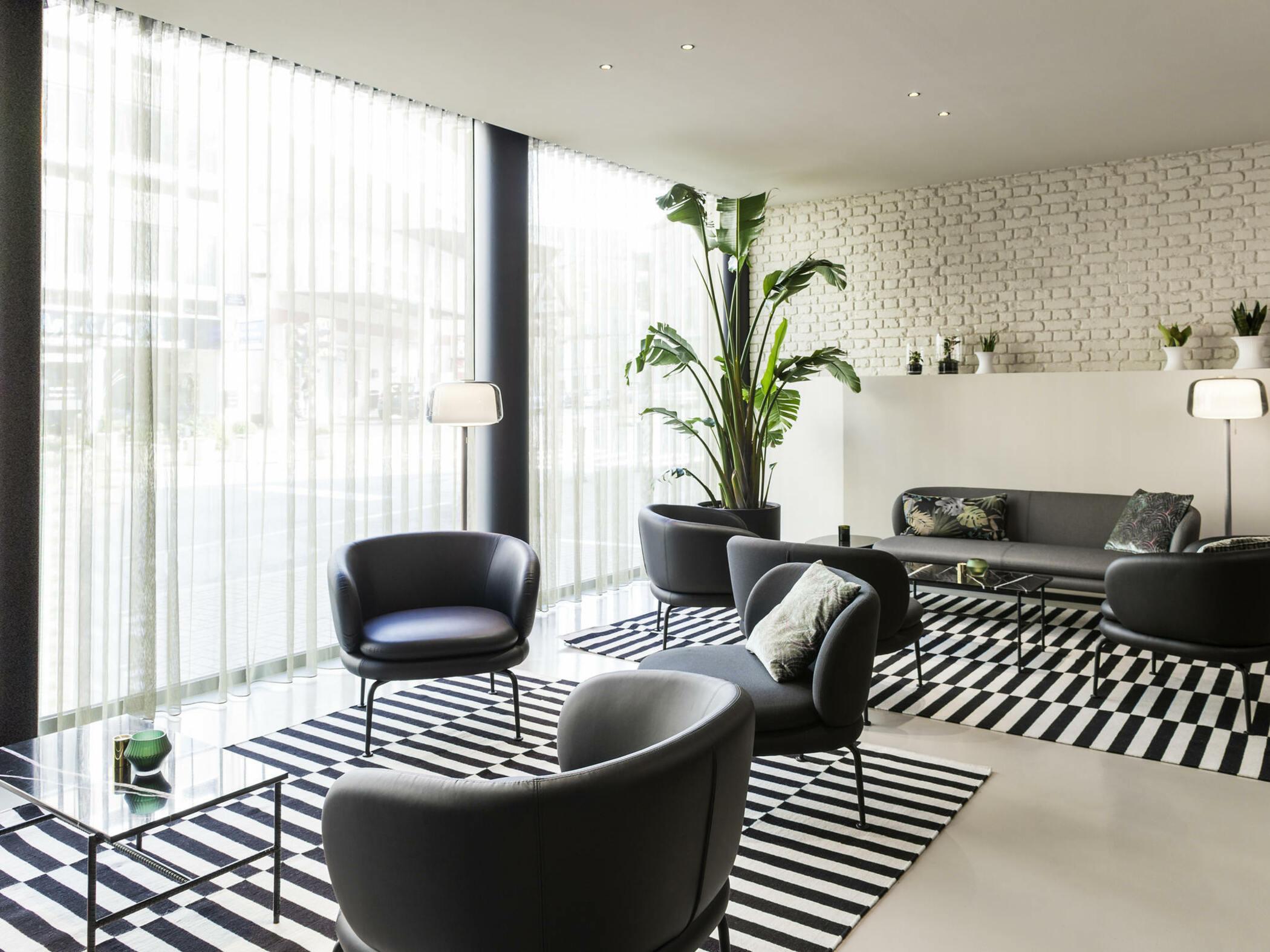 Ibis Brussels Centre Chatelain Ixelles Exterior photo